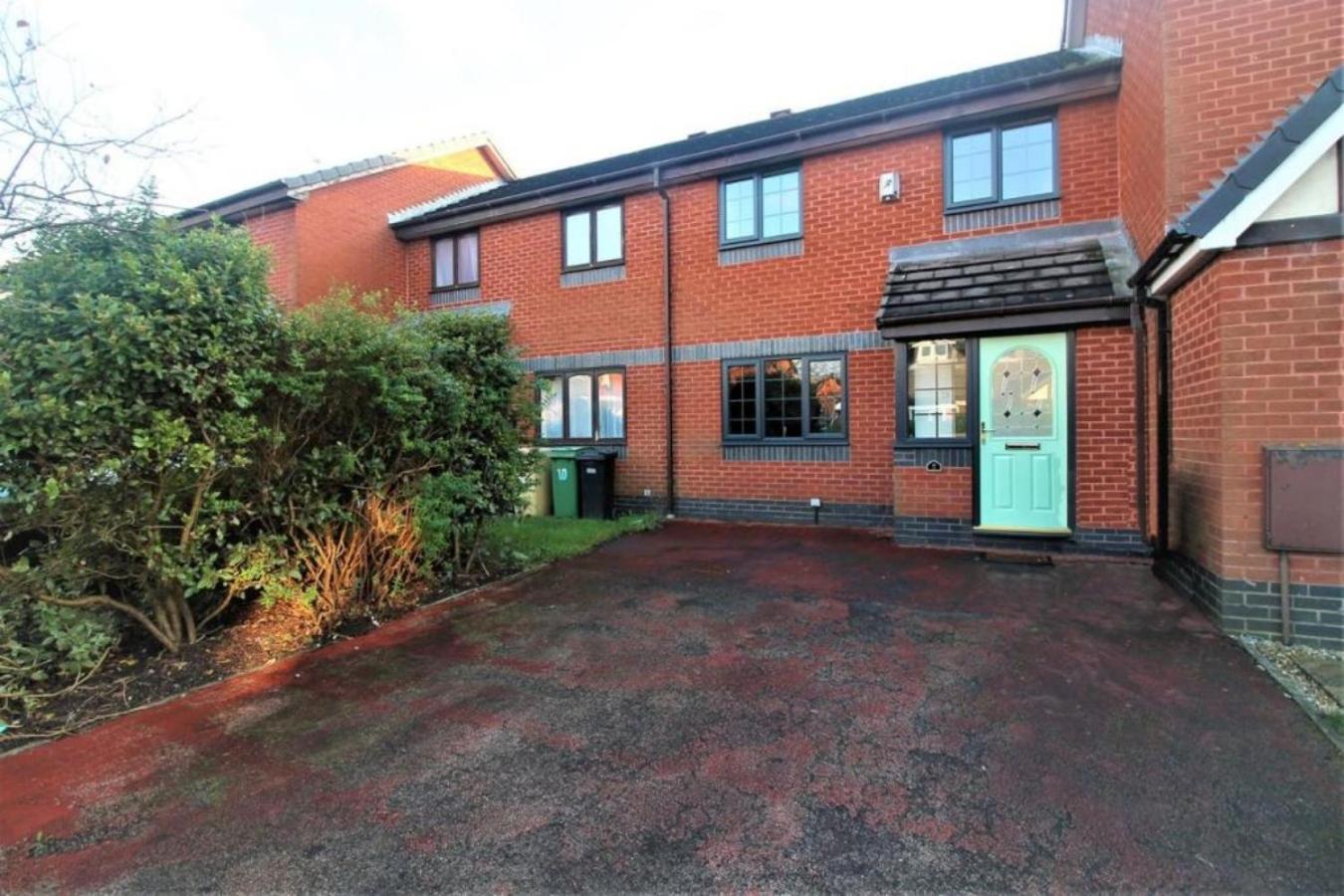 Sevenoaks Villa Bolton Exterior photo